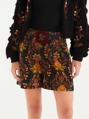 NEW! FARM Rio Black Berry Garden Shorts Size 28 (6)